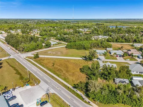 5585 Avenue D Fort Myers FL 33922