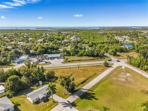 5585 Avenue D Fort Myers FL 33922