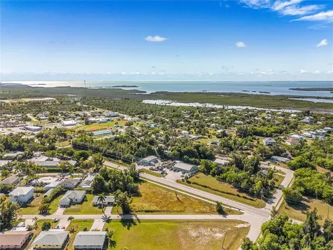 5585 Avenue D Fort Myers FL 33922
