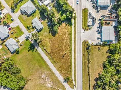 5585 Avenue D Fort Myers FL 33922