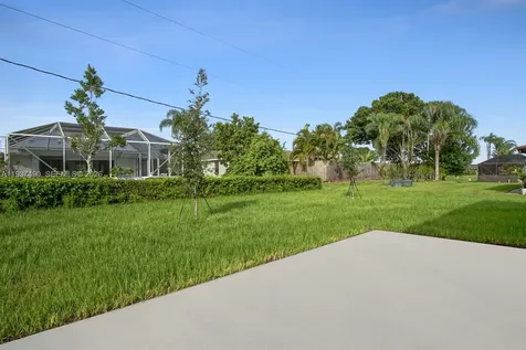 811 SE Seahouse Drive Port St. Lucie FL 34983