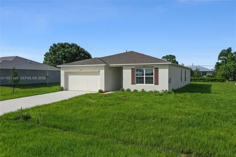 811 SE Seahouse Drive Port St. Lucie FL 34983