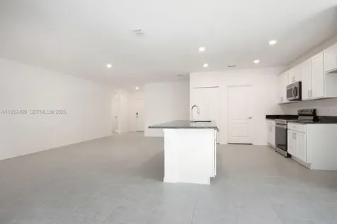 811 SE Seahouse Drive Port St. Lucie FL 34983