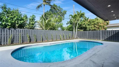 8651 NW 24th Street Sunrise FL 33322