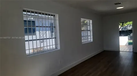 2951 NW 49th Street Miami FL 33142