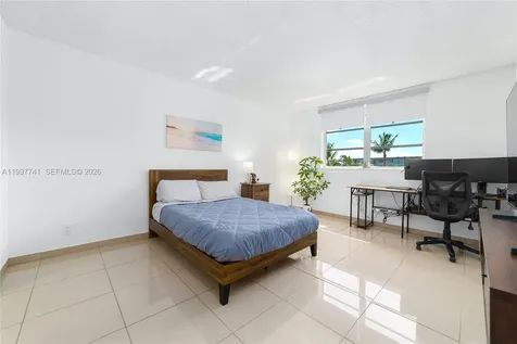 2951 NW 46th Avenue Lauderdale Lakes FL 33313
