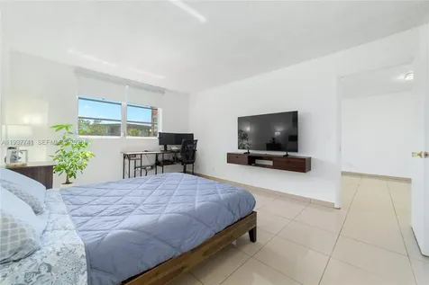 2951 NW 46th Avenue Lauderdale Lakes FL 33313