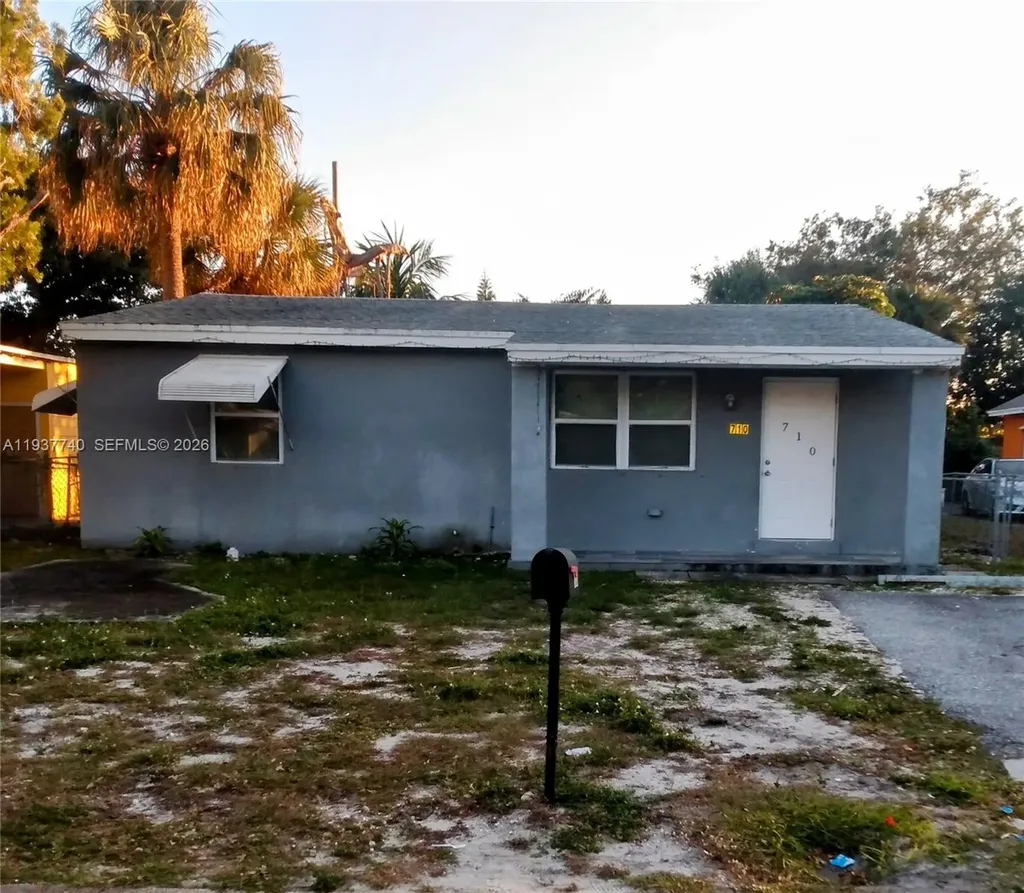 710 52nd Street West Palm Beach FL 33407