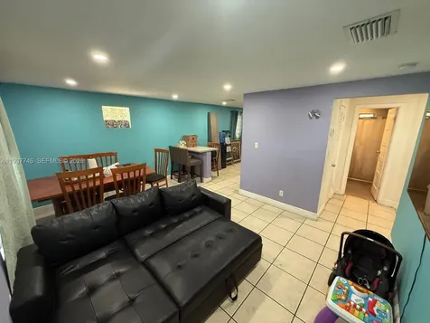 1299 NE 40th Court Oakland Park FL 33334