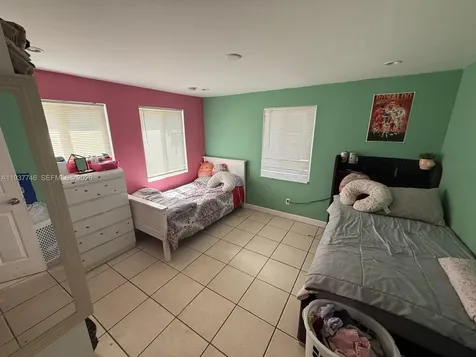 1299 NE 40th Court Oakland Park FL 33334
