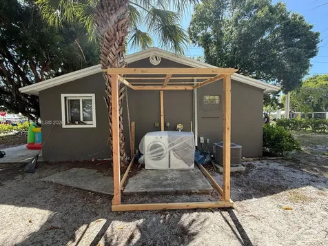 1299 NE 40th Court Oakland Park FL 33334