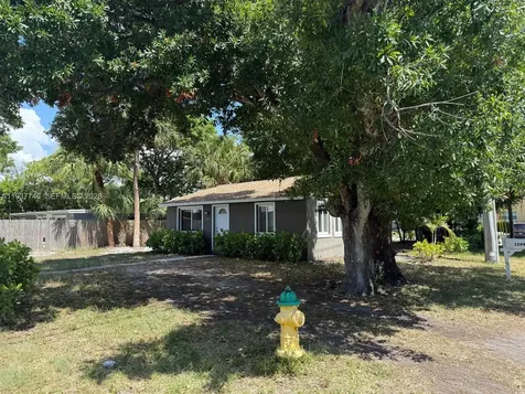 1299 NE 40th Court Oakland Park FL 33334