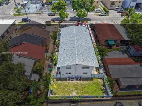 1621 NW 16th Street Miami FL 33125
