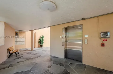 2601 N Nob Hill Road Sunrise FL 33322