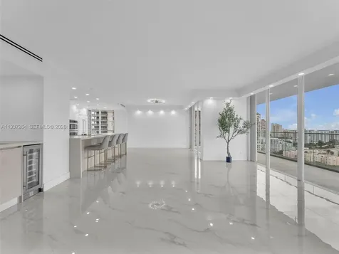 19707 Turnberry Way Aventura FL 33180