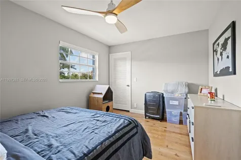 1016 NE 4th Court Hallandale Beach FL 33009