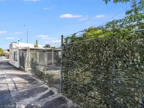 4340 NW 7th Avenue Miami FL 33127