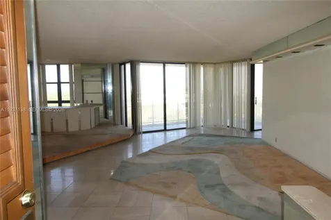 1000 Quayside Terrace Miami FL 33138