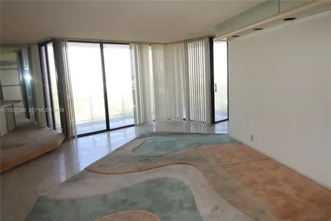 1000 Quayside Terrace Miami FL 33138