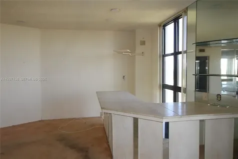 1000 Quayside Terrace Miami FL 33138