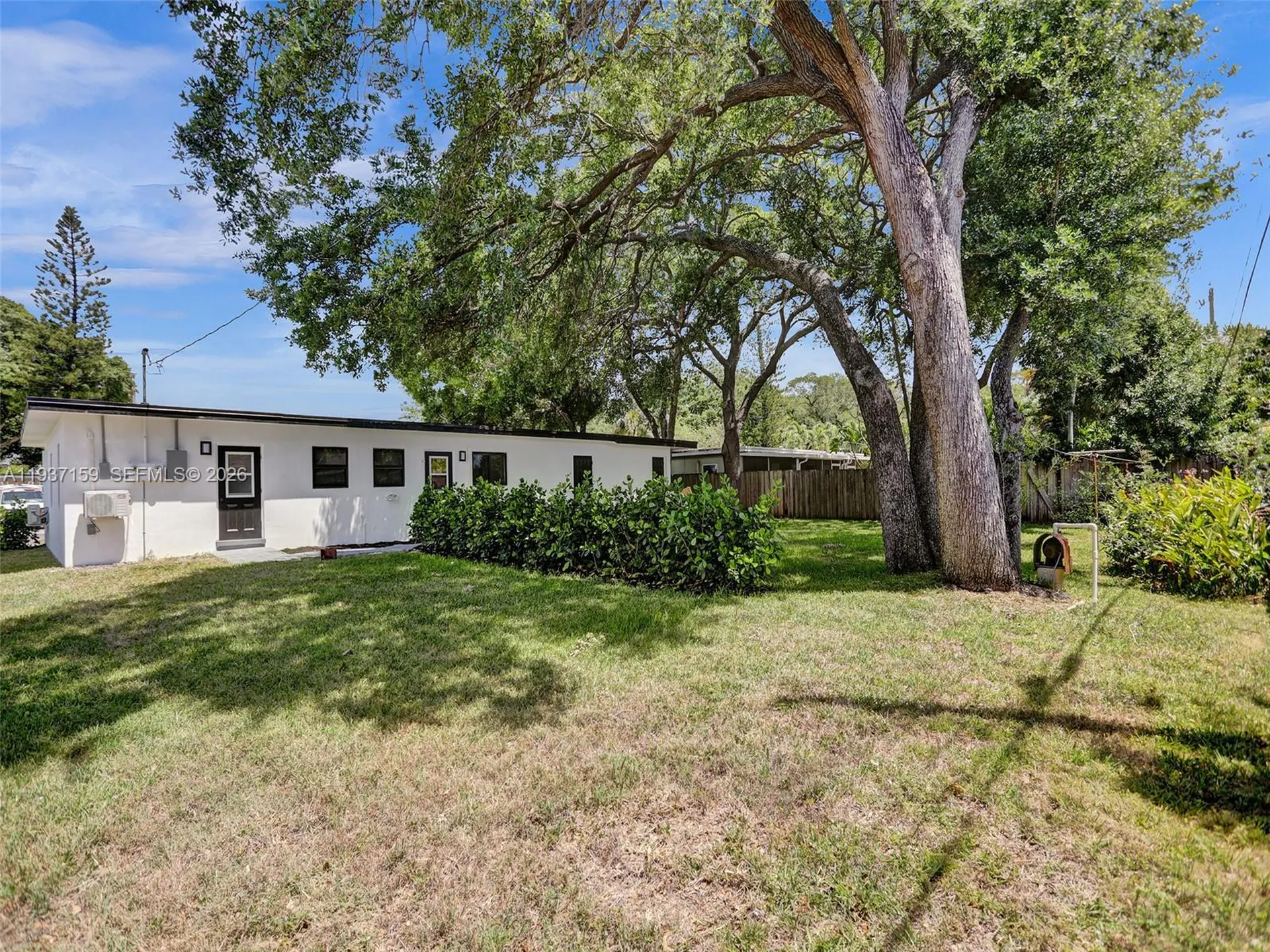 950 SW 29th Street Fort Lauderdale FL 33315