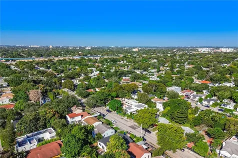 254 NW 43rd Street Miami FL 33127