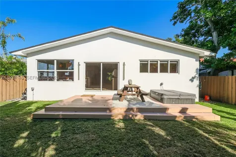 254 NW 43rd Street Miami FL 33127