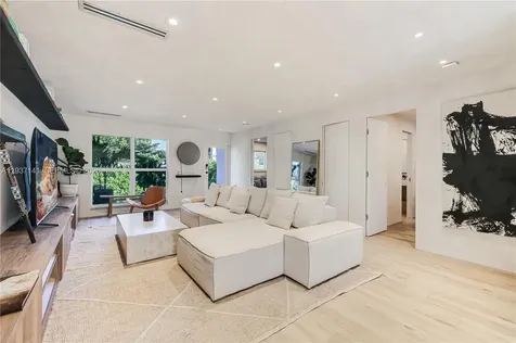 254 NW 43rd Street Miami FL 33127