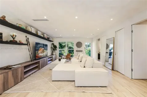 254 NW 43rd Street Miami FL 33127