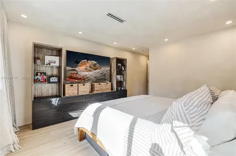 254 NW 43rd Street Miami FL 33127