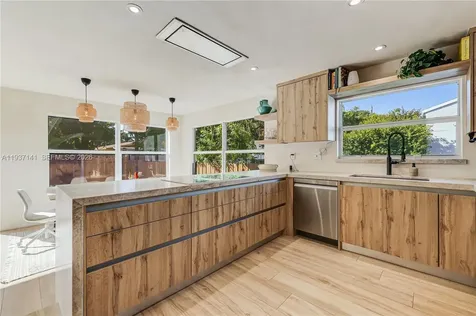 254 NW 43rd Street Miami FL 33127