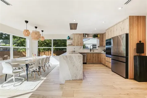 254 NW 43rd Street Miami FL 33127