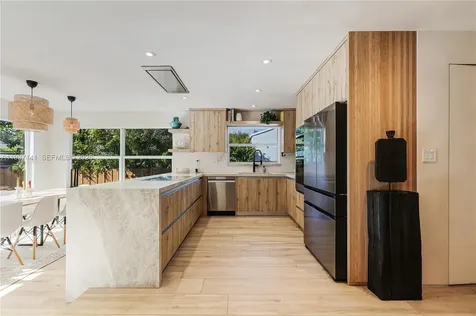 254 NW 43rd Street Miami FL 33127