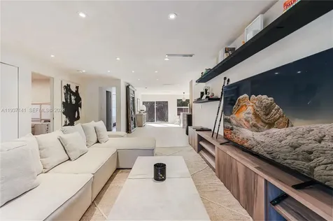 254 NW 43rd Street Miami FL 33127