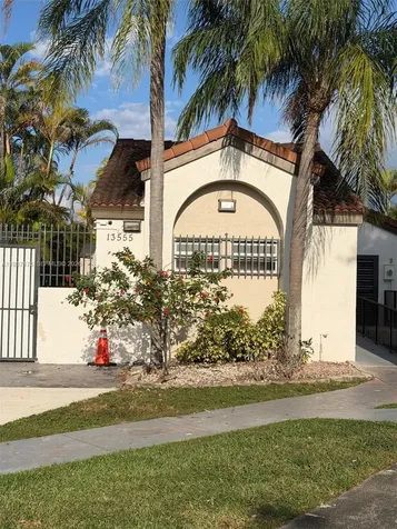 13551 SW 62nd St # 4 Miami FL 33183