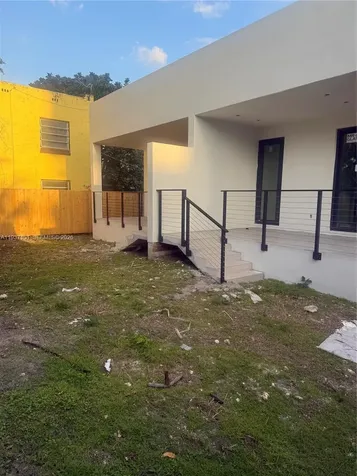 1730 NW 16th Street Miami FL 33125