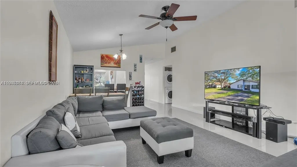 3926 S Arelia Drive S Delray Beach FL 33445