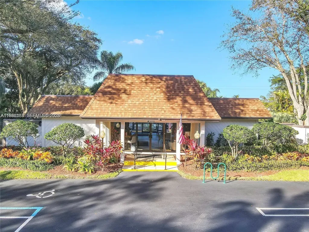 3926 S Arelia Drive S Delray Beach FL 33445