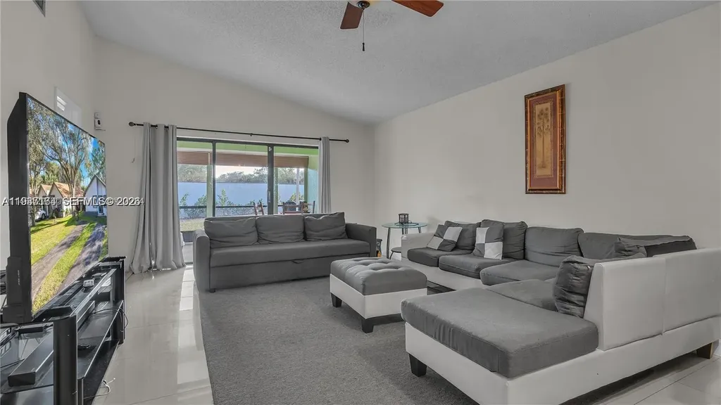 3926 S Arelia Drive S Delray Beach FL 33445