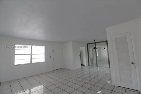 580 Egret Drive Hallandale Beach FL 33009