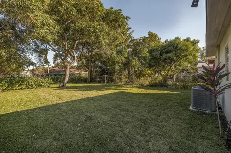 424 NW 53rd Street Miami FL 33127