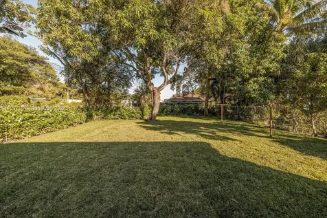 424 NW 53rd Street Miami FL 33127