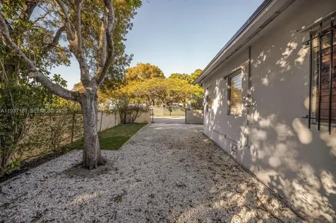 424 NW 53rd Street Miami FL 33127