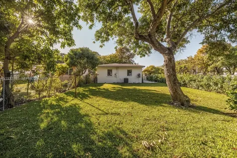 424 NW 53rd Street Miami FL 33127