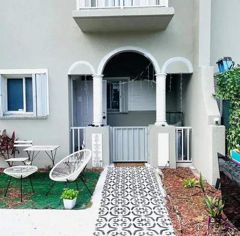 1102 NW 26th Street Miami FL 33127
