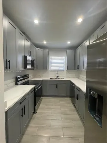 912 W 10th Street Riviera Beach FL 33404