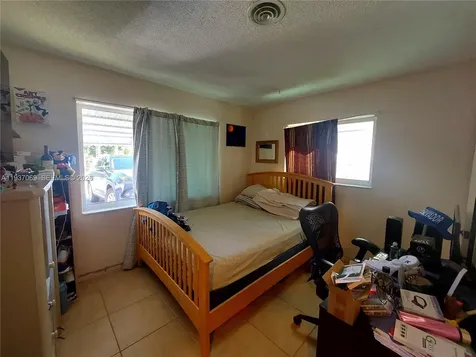 4571 NW 19th Way Tamarac FL 33309
