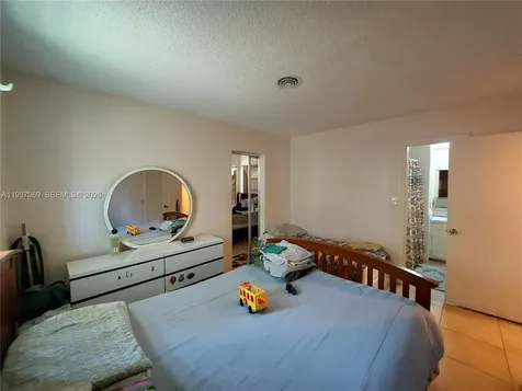 4571 NW 19th Way Tamarac FL 33309