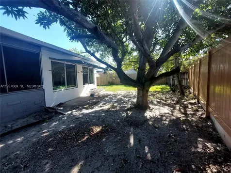4571 NW 19th Way Tamarac FL 33309