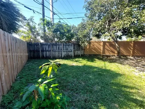 4571 NW 19th Way Tamarac FL 33309